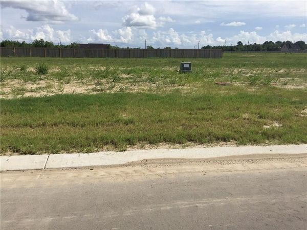 102 RED TAILED HAWK Road, Lake Charles, LA 70615