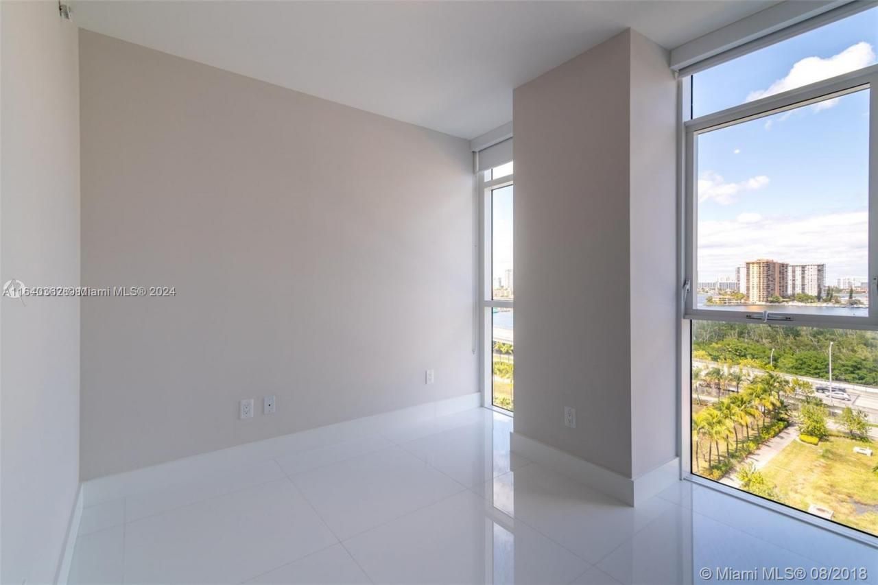 400 Sunny Isles Blvd, Unit 1019, Sunny Isles Beach, FL 33160 Photo