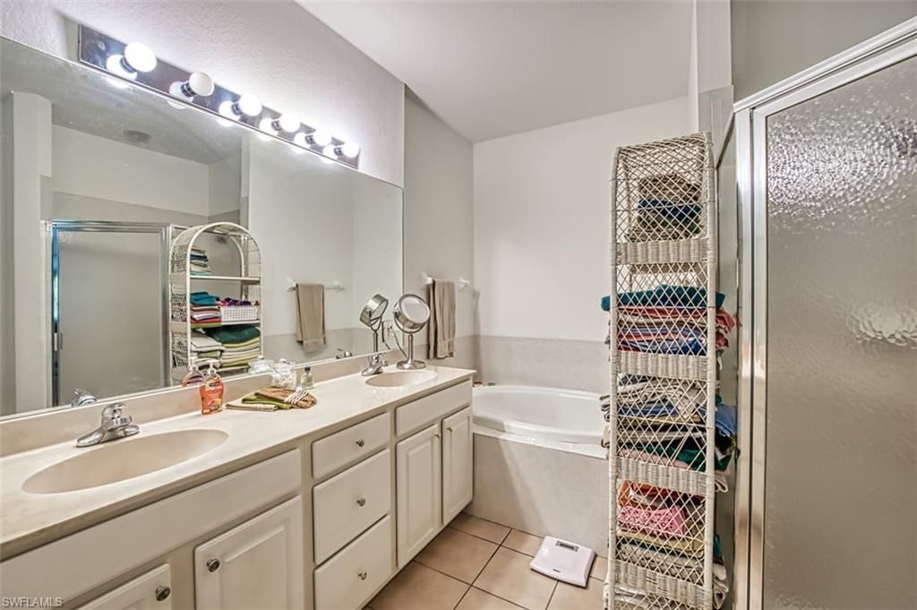 13921 Lake Mahogany Blvd, Unit 2813, Fort Myers, FL 33907 Photo