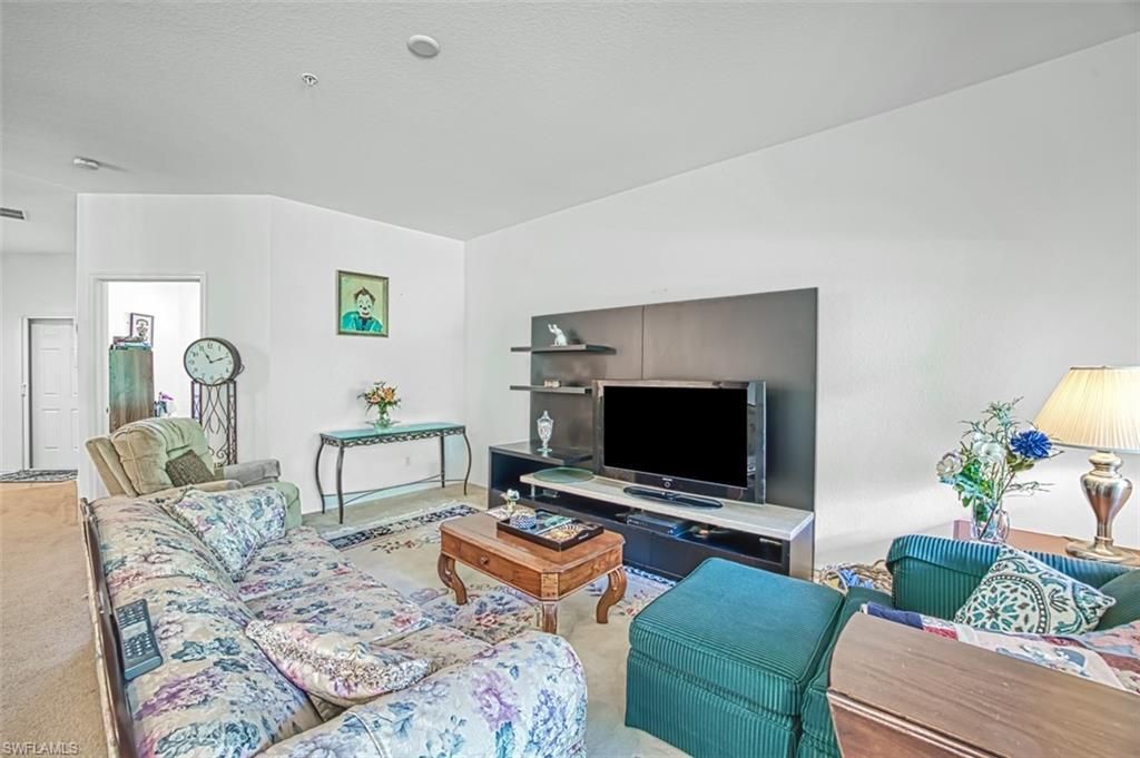 13921 Lake Mahogany Blvd, Unit 2813, Fort Myers, FL 33907 Photo