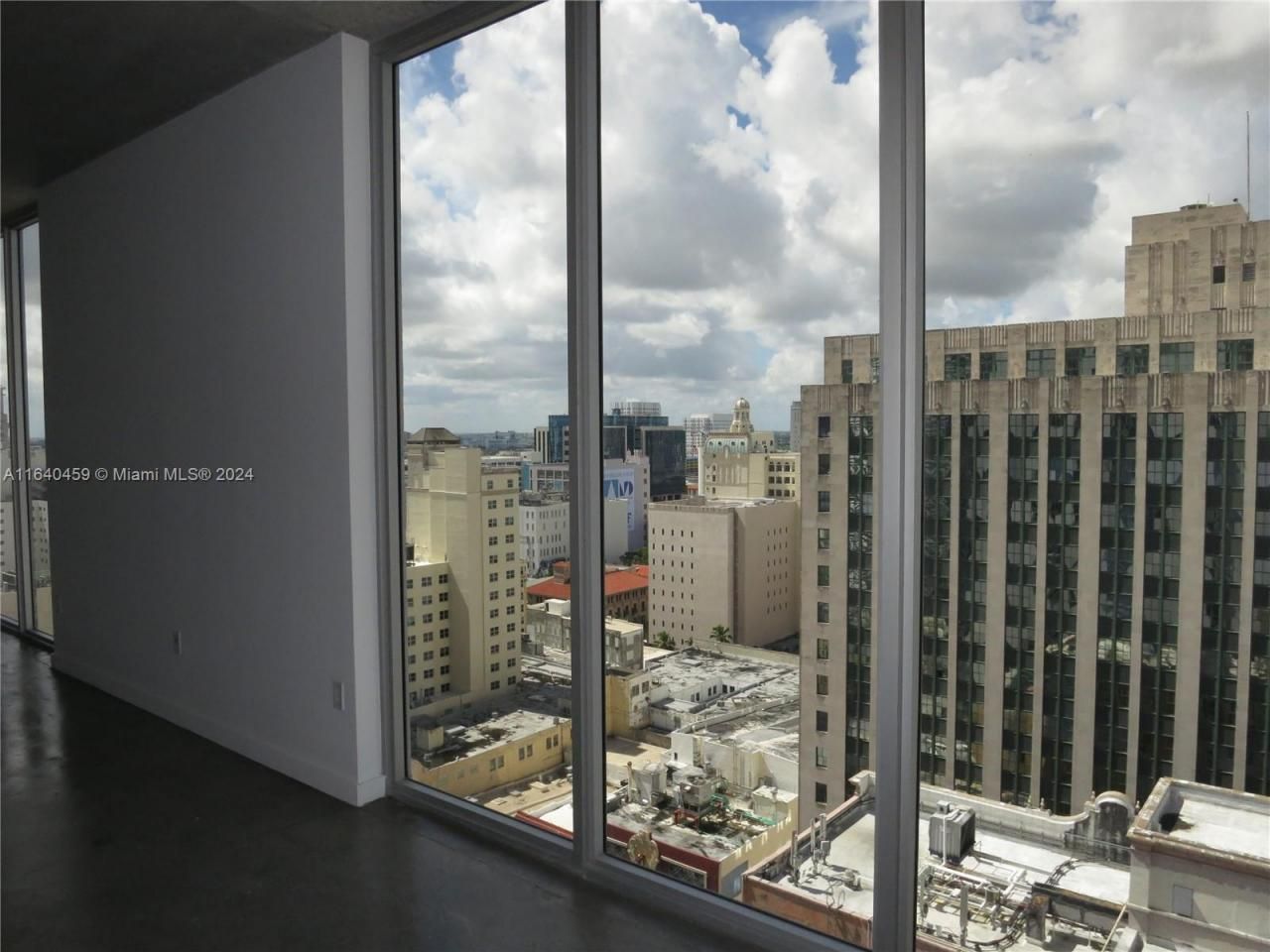 151 SE 1 St, Unit 1902, Miami, FL 33131 Photo