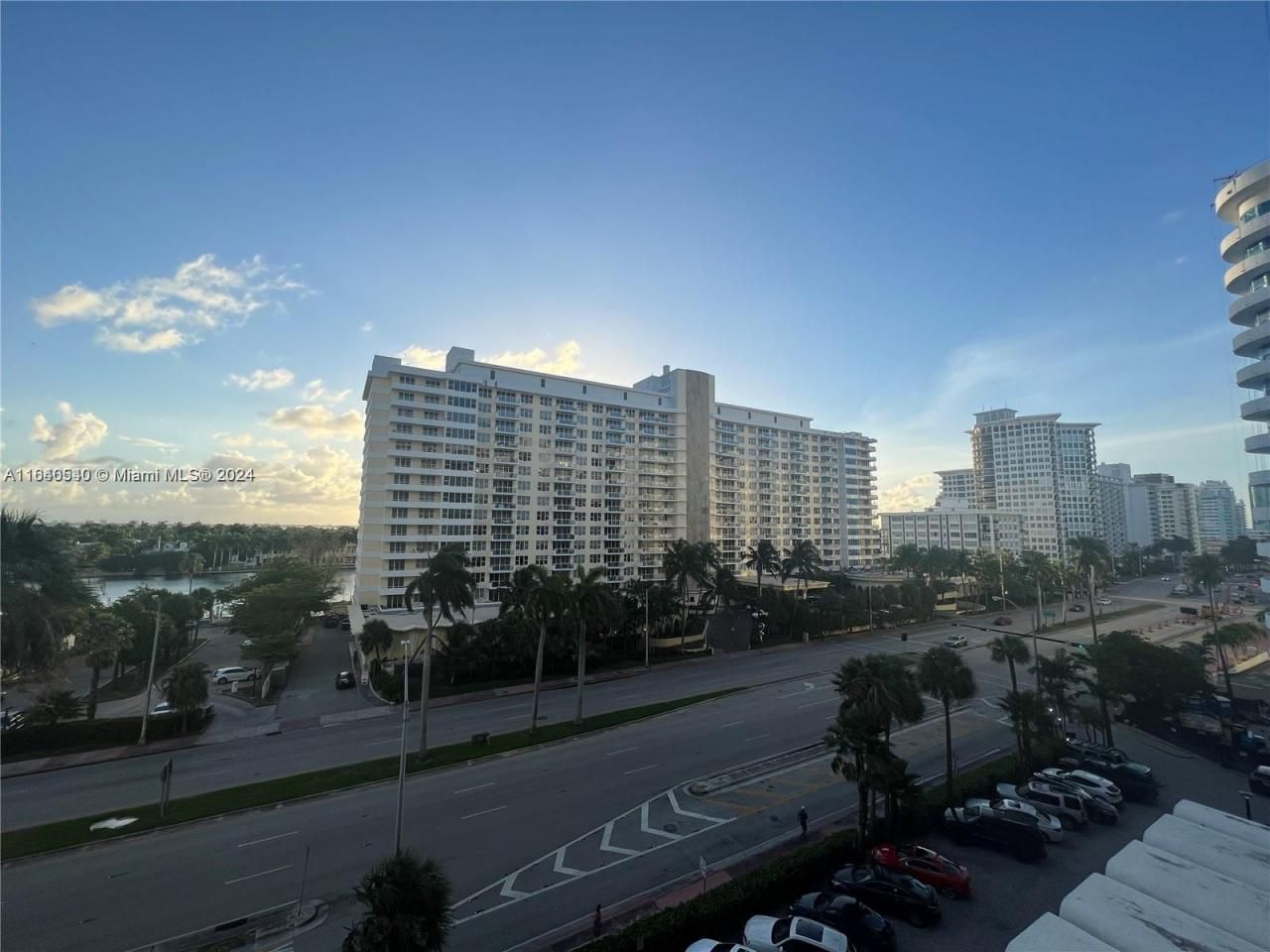 5555 Collins Ave, Unit 7T, Miami Beach, FL 33140 Photo