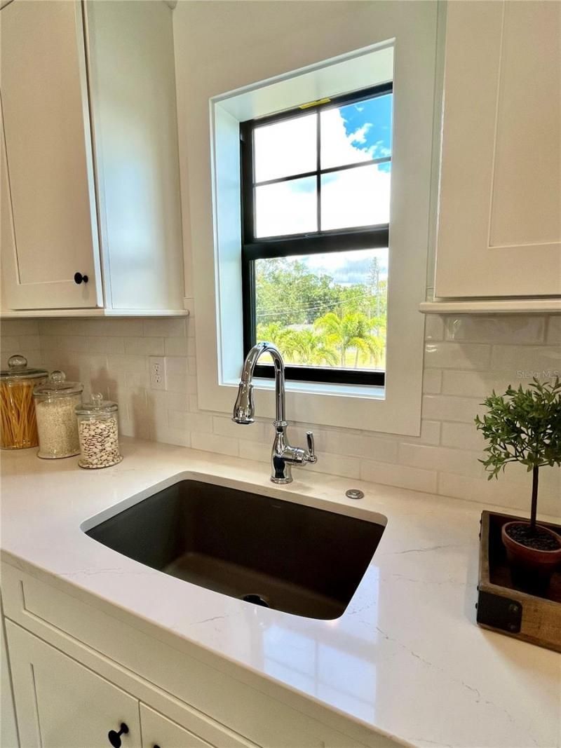 806 S Jefferson Avenue, Unit #1, Sarasota, FL 34237 Photo