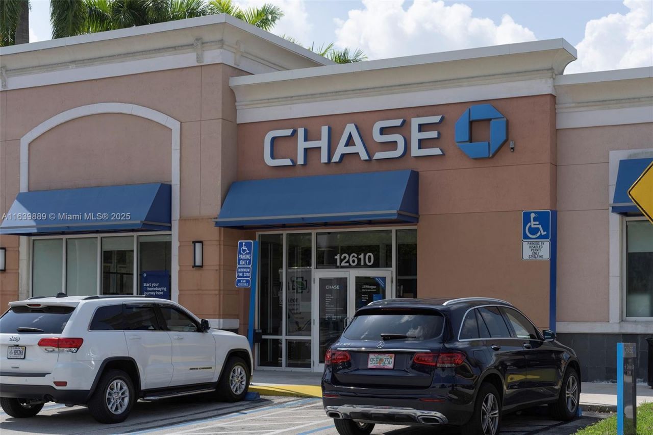 12610 SW 120th St, Miami, FL 33186 Photo