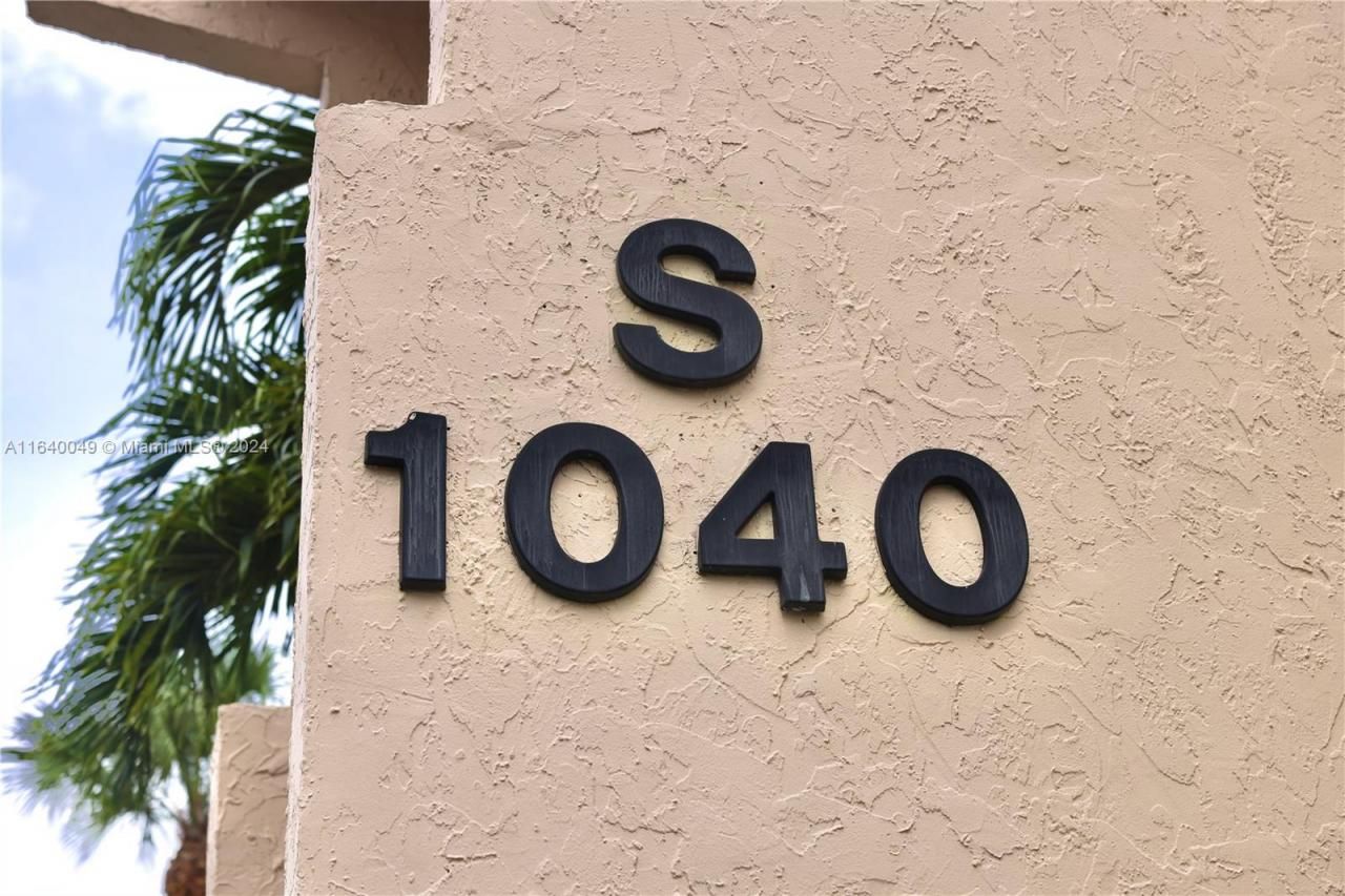 1040 Country Club Dr, Unit 404, Margate, FL 33063 Photo