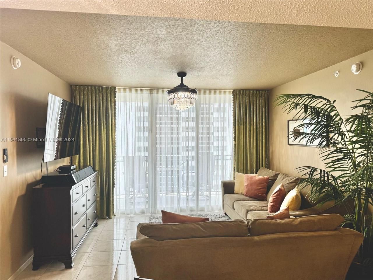 2080 S Ocean Dr, Unit 1607, Hallandale Beach, FL 33009 Photo