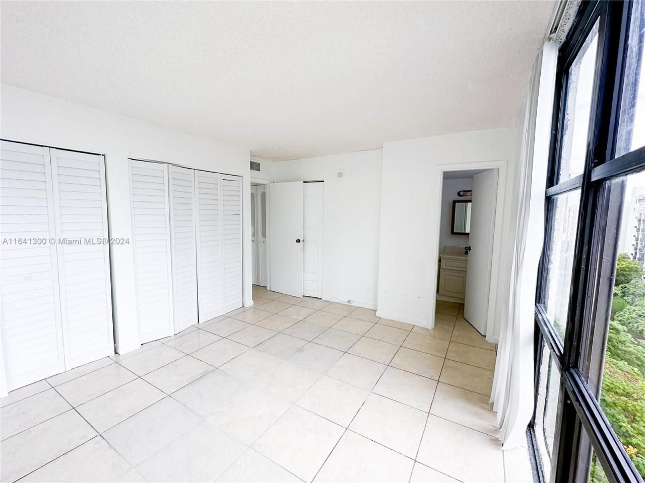 17021 N Bay Rd, Unit 915, Sunny Isles Beach, FL 33160 Photo