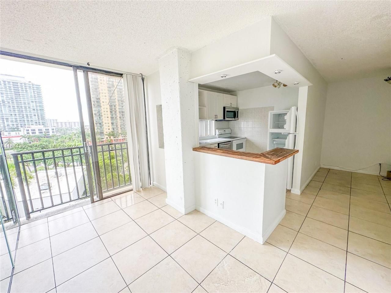 17021 N Bay Rd, Unit 915, Sunny Isles Beach, FL 33160 Photo