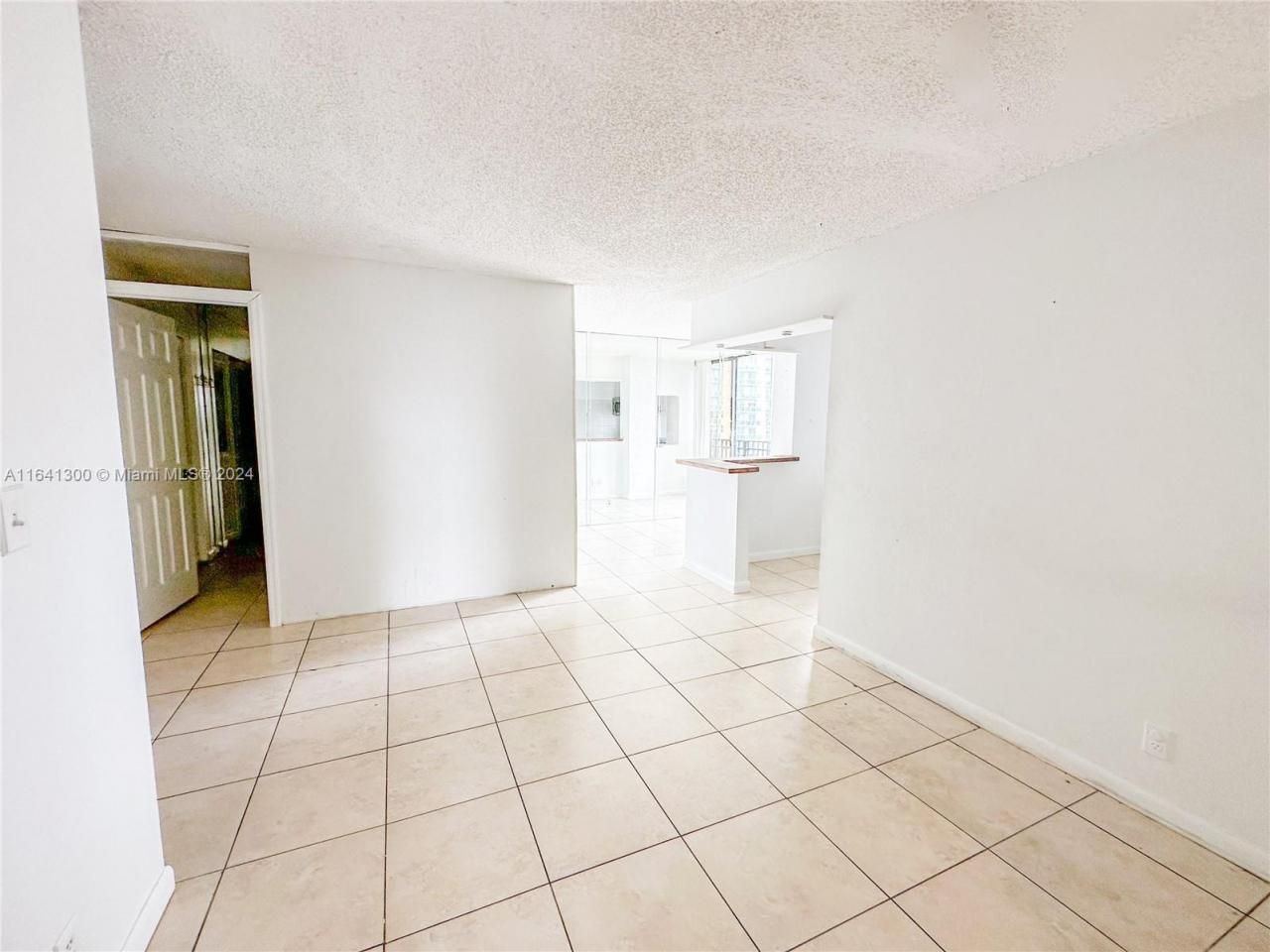 17021 N Bay Rd, Unit 915, Sunny Isles Beach, FL 33160 Photo