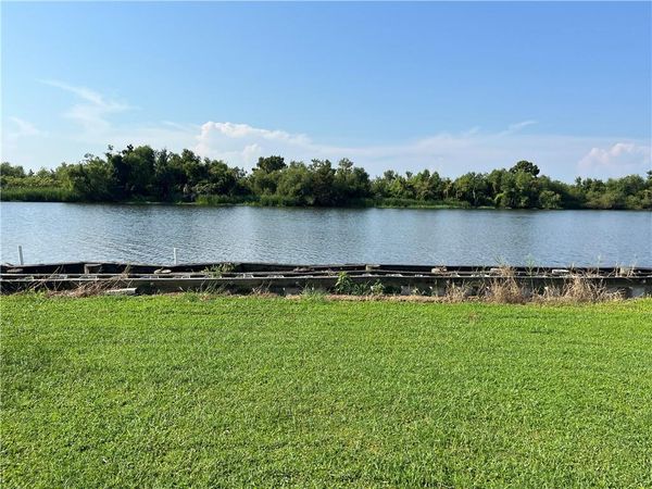 108 W KERRYS POINTE Point, Des Allemands, LA 70030