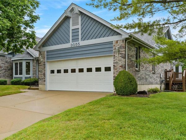 3055 Devilla Trail, Unit 8B, St Charles, MO 63301