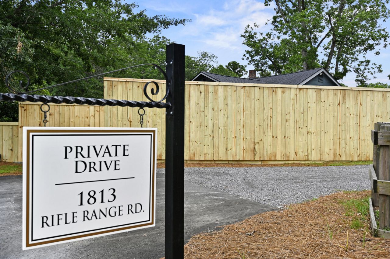 1813 Rifle Range Road Photo 2