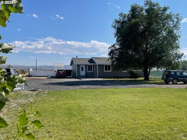 87722 PINION LN, Christmas Valley, OR 97641