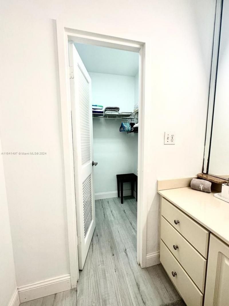 100 Lincoln Rd, Unit 1032, Miami Beach, FL 33139 Photo