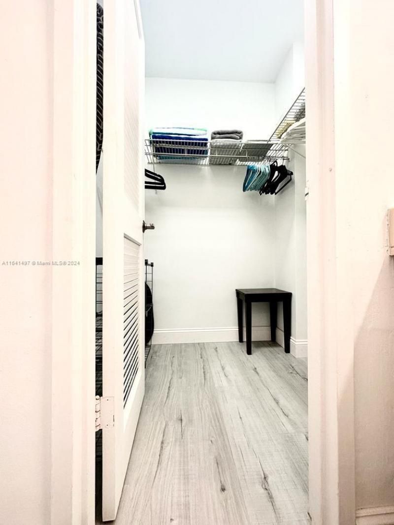 100 Lincoln Rd, Unit 1032, Miami Beach, FL 33139 Photo