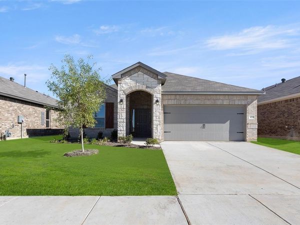 418 Comanche Drive, Cleburne, TX 76033
