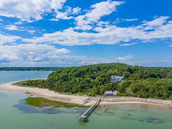 000 Standish Street, Duxbury, MA 02332