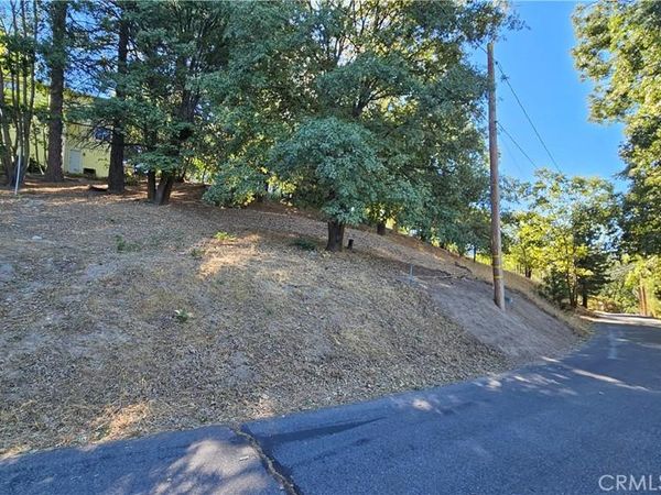72 Park Drive, Running Springs, CA 92382