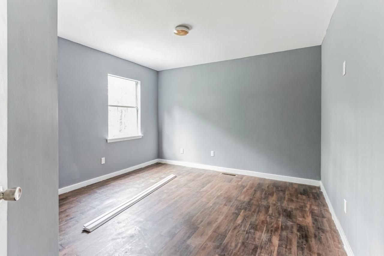 215 Cantilever Court Photo 13