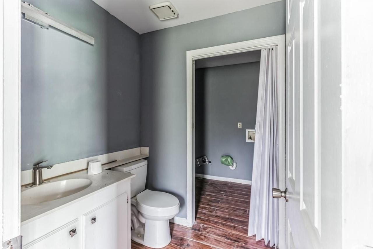 215 Cantilever Court Photo 14