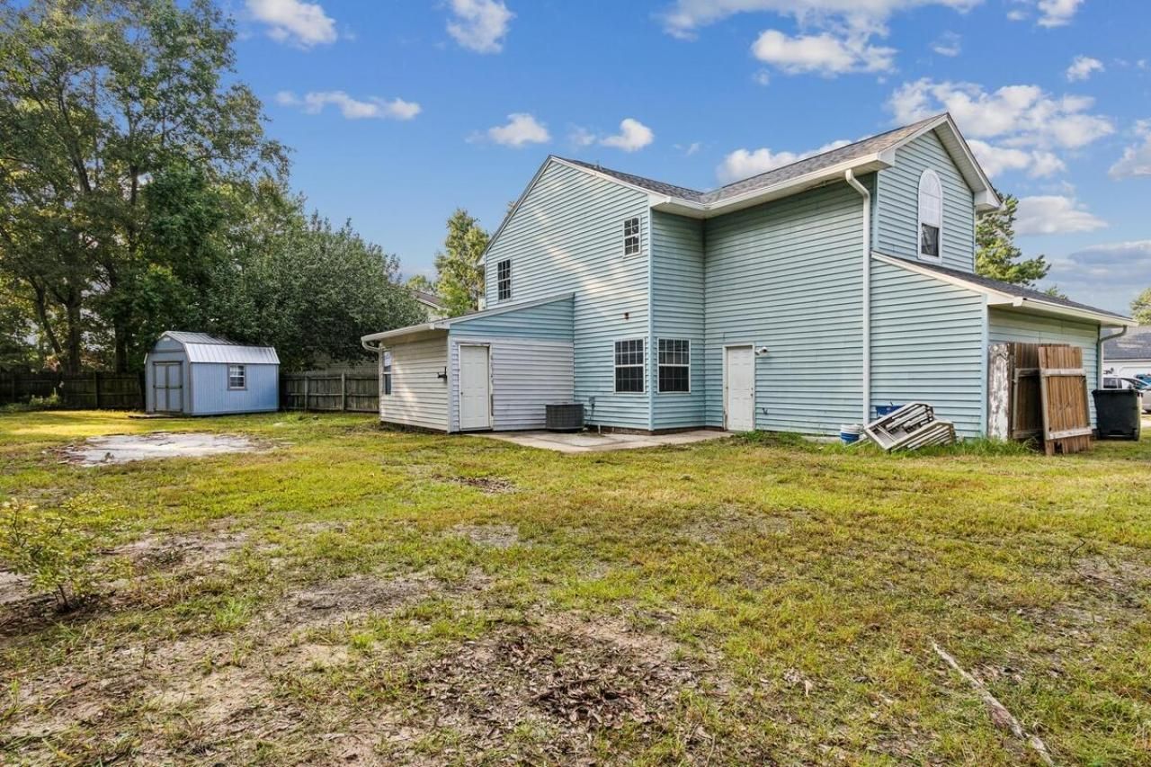 215 Cantilever Court Photo 16