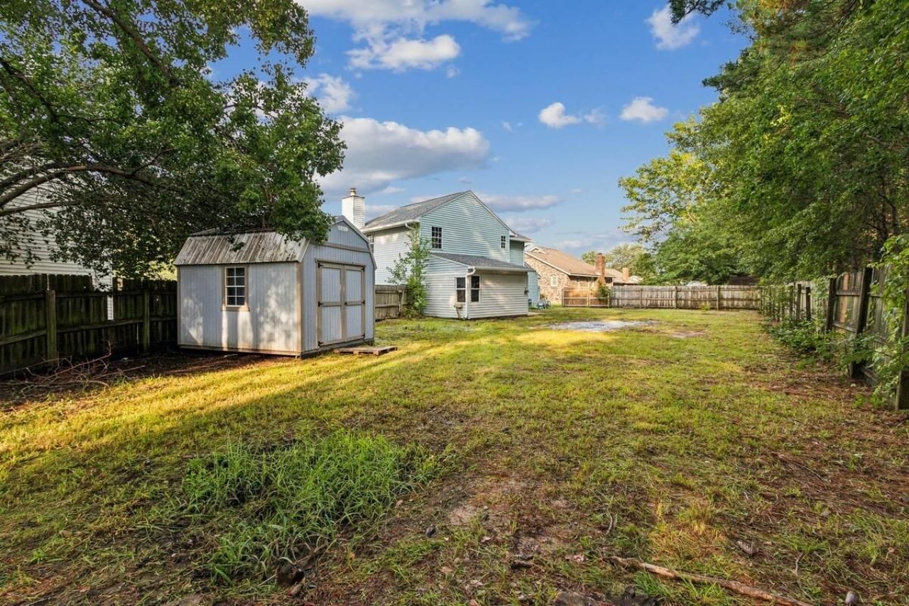 215 Cantilever Court Photo 17