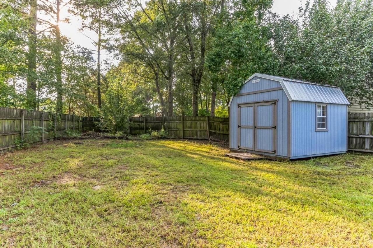 215 Cantilever Court Photo 18