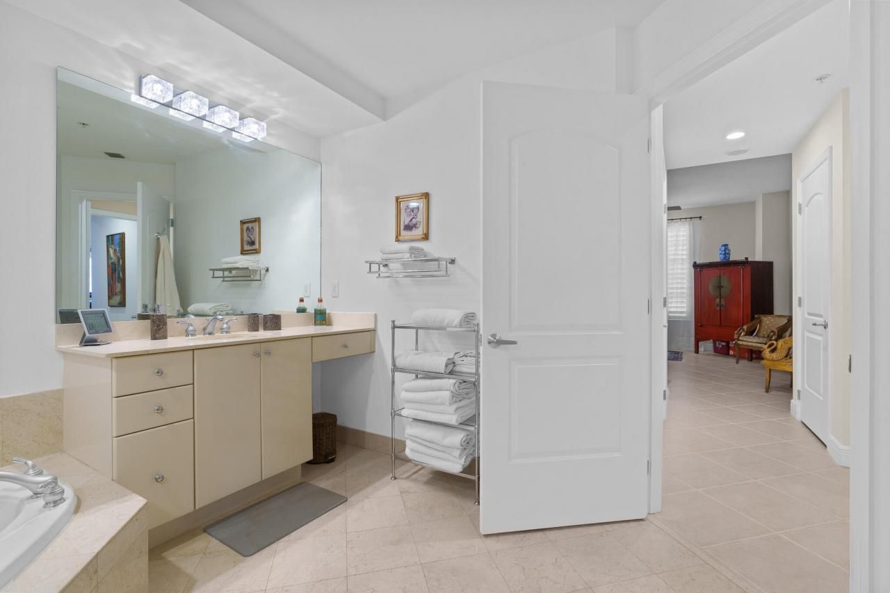 801 S Olive Avenue, Unit 711, West Palm Beach, FL 33401 Photo