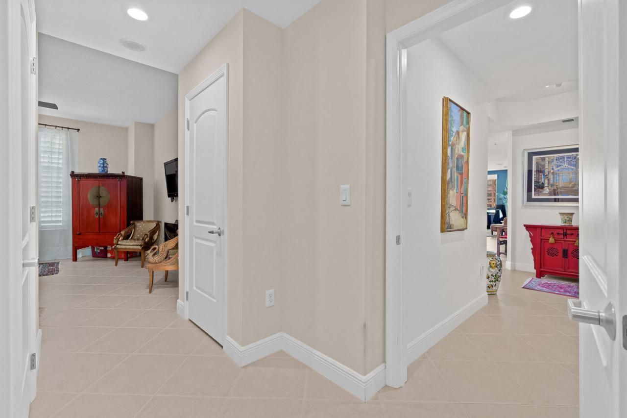 801 S Olive Avenue, Unit 711, West Palm Beach, FL 33401 Photo