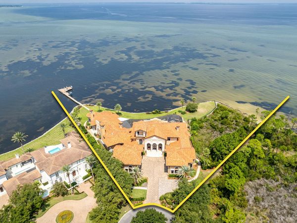 4300 Breakwater Drive, Destin, FL 32541