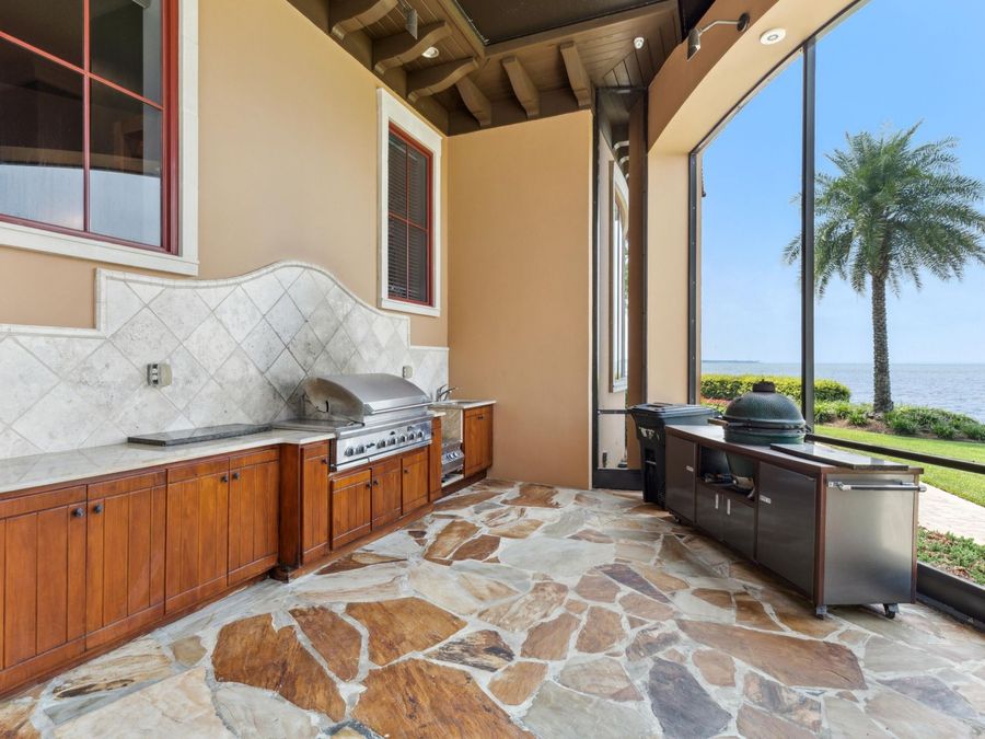 Property Image 100