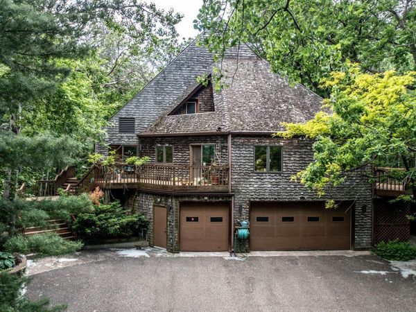 750 Mohican Lane, Mendota Heights, MN 55120