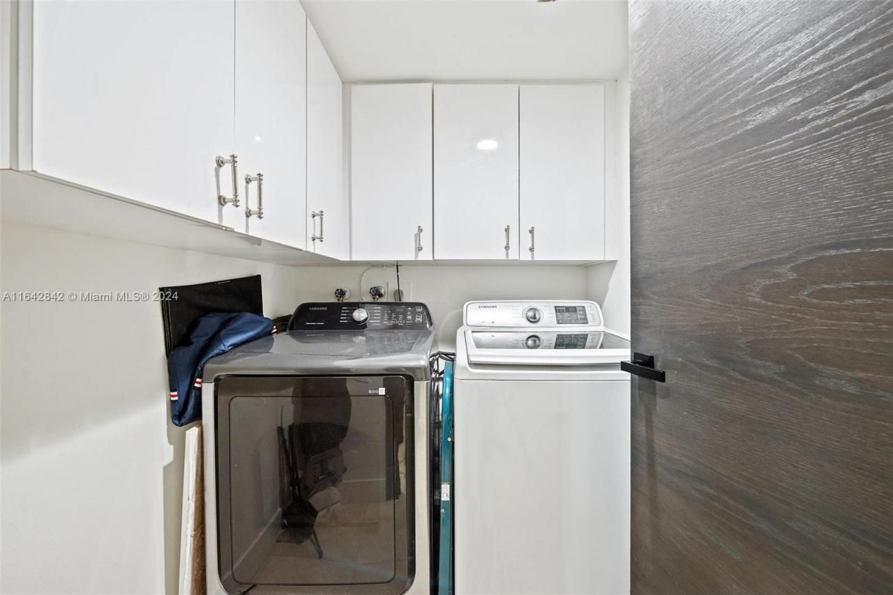 3500 Mystic Pointe Dr, Unit 1801, Aventura, FL 33180 Photo