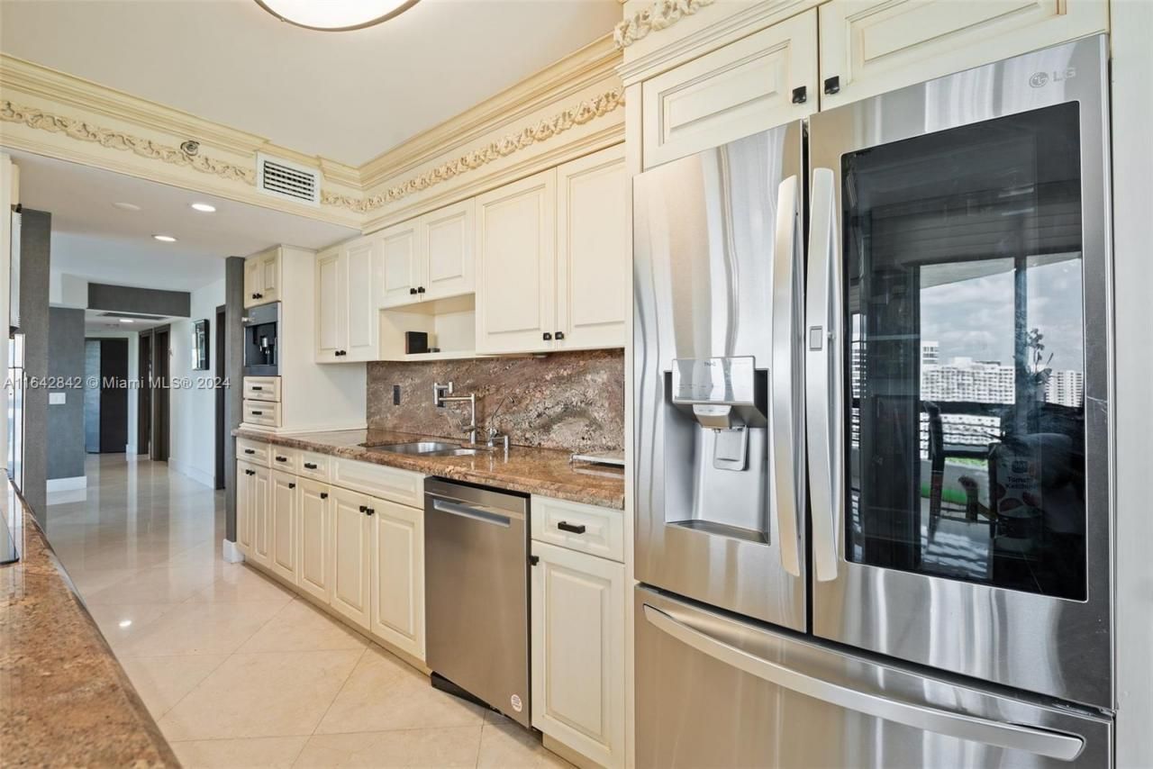 3500 Mystic Pointe Dr, Unit 1801, Aventura, FL 33180 Photo