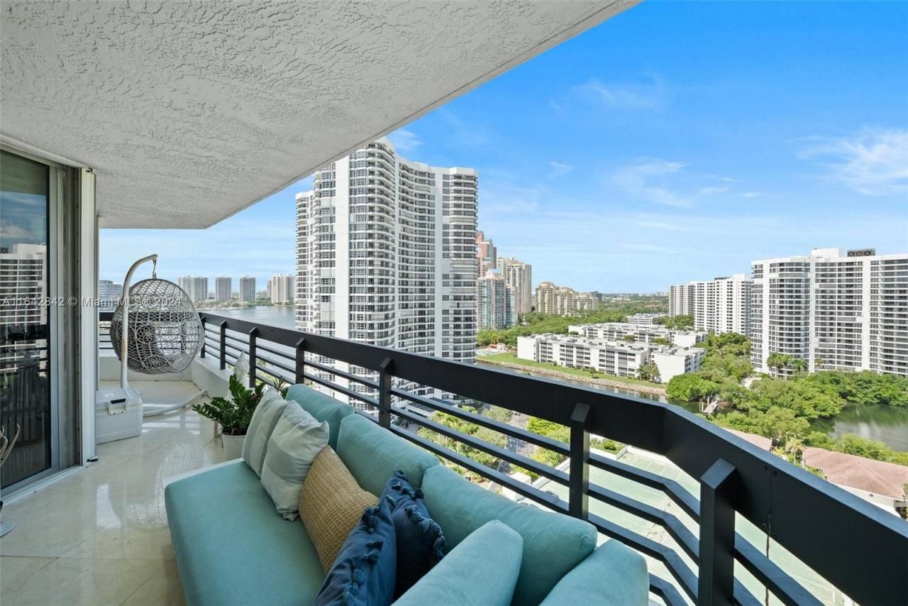 3500 Mystic Pointe Dr, Unit 1801, Aventura, FL 33180 Photo