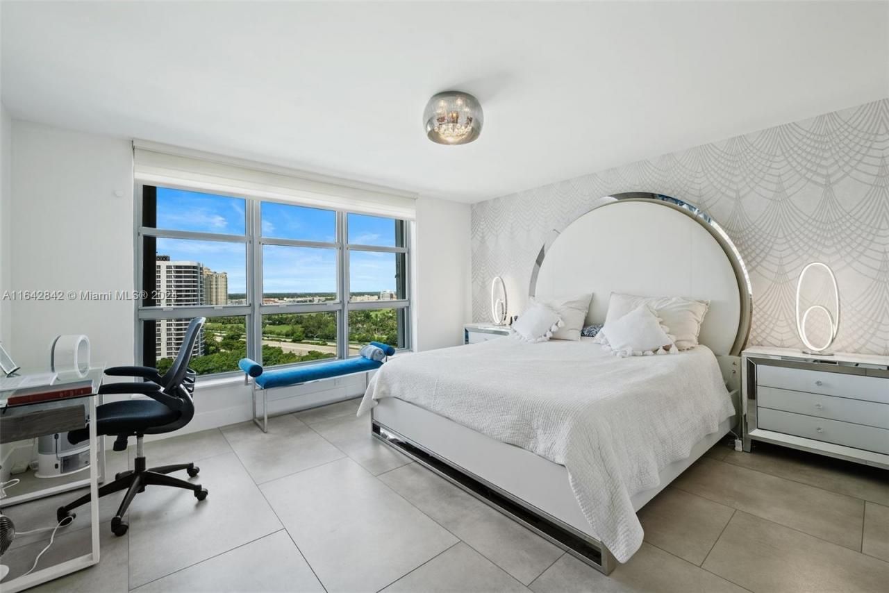 3500 Mystic Pointe Dr, Unit 1801, Aventura, FL 33180 Photo