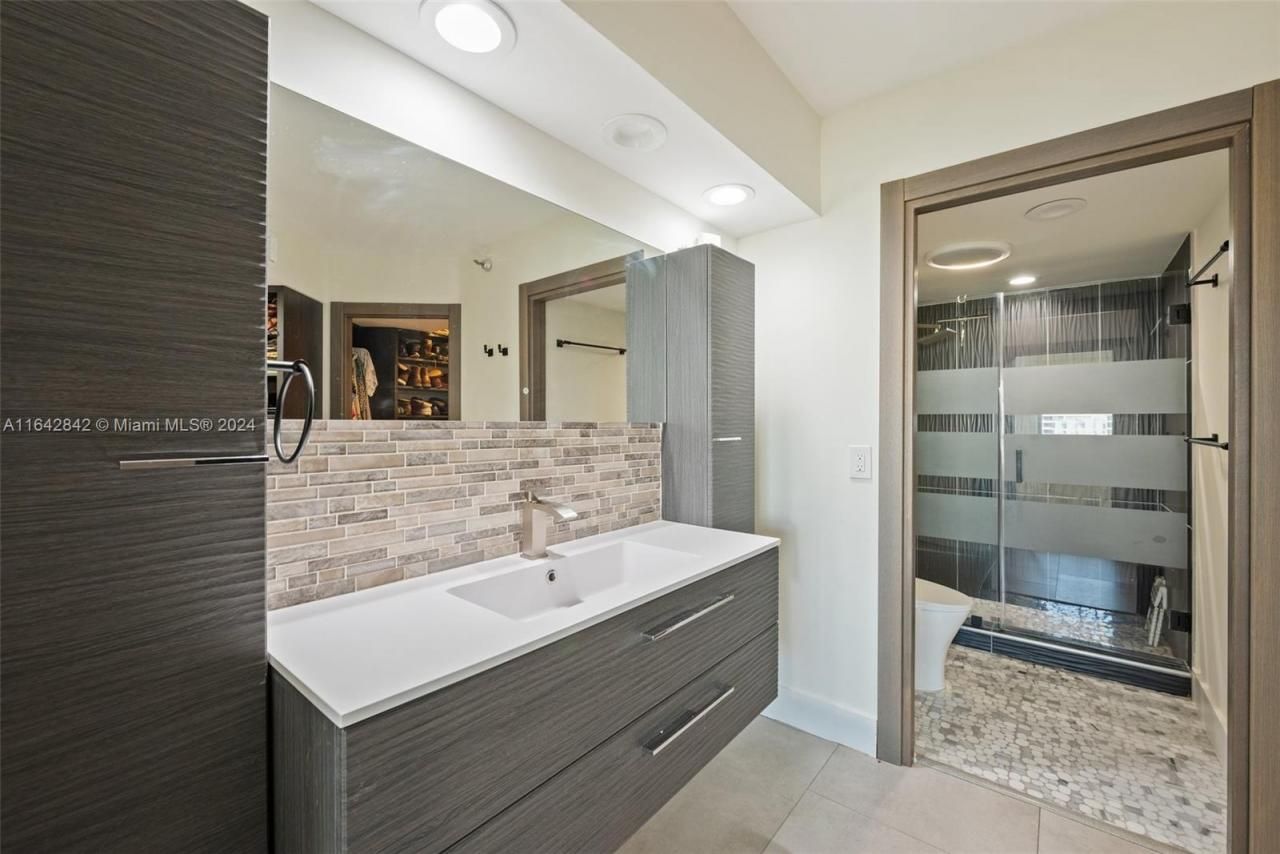 3500 Mystic Pointe Dr, Unit 1801, Aventura, FL 33180 Photo