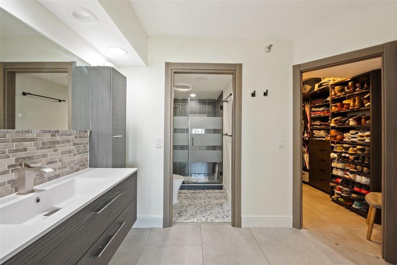 3500 Mystic Pointe Dr, Unit 1801, Aventura, FL 33180 Photo