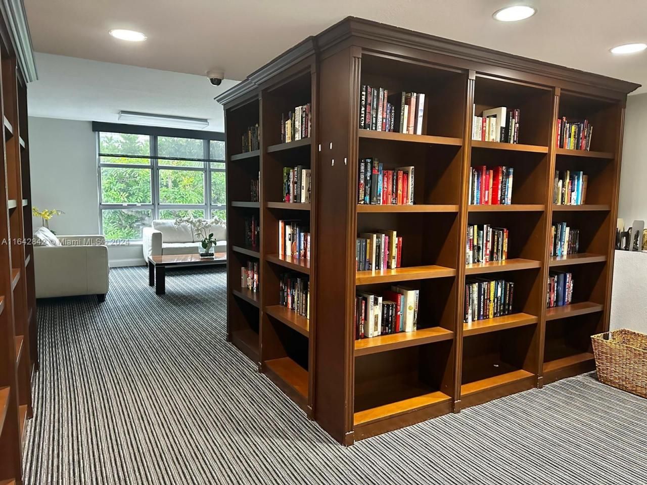 3500 Mystic Pointe Dr, Unit 1801, Aventura, FL 33180 Photo