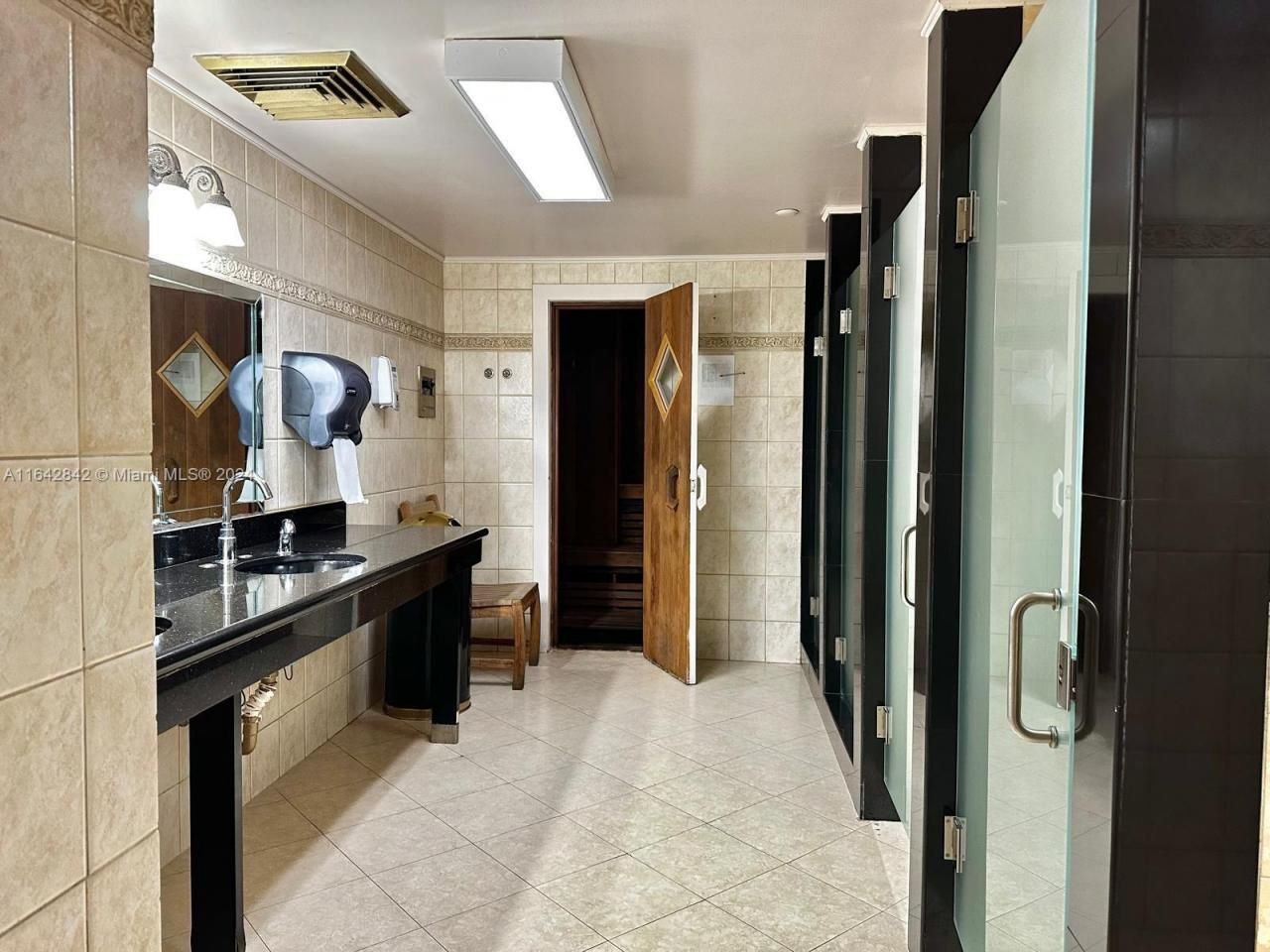 3500 Mystic Pointe Dr, Unit 1801, Aventura, FL 33180 Photo