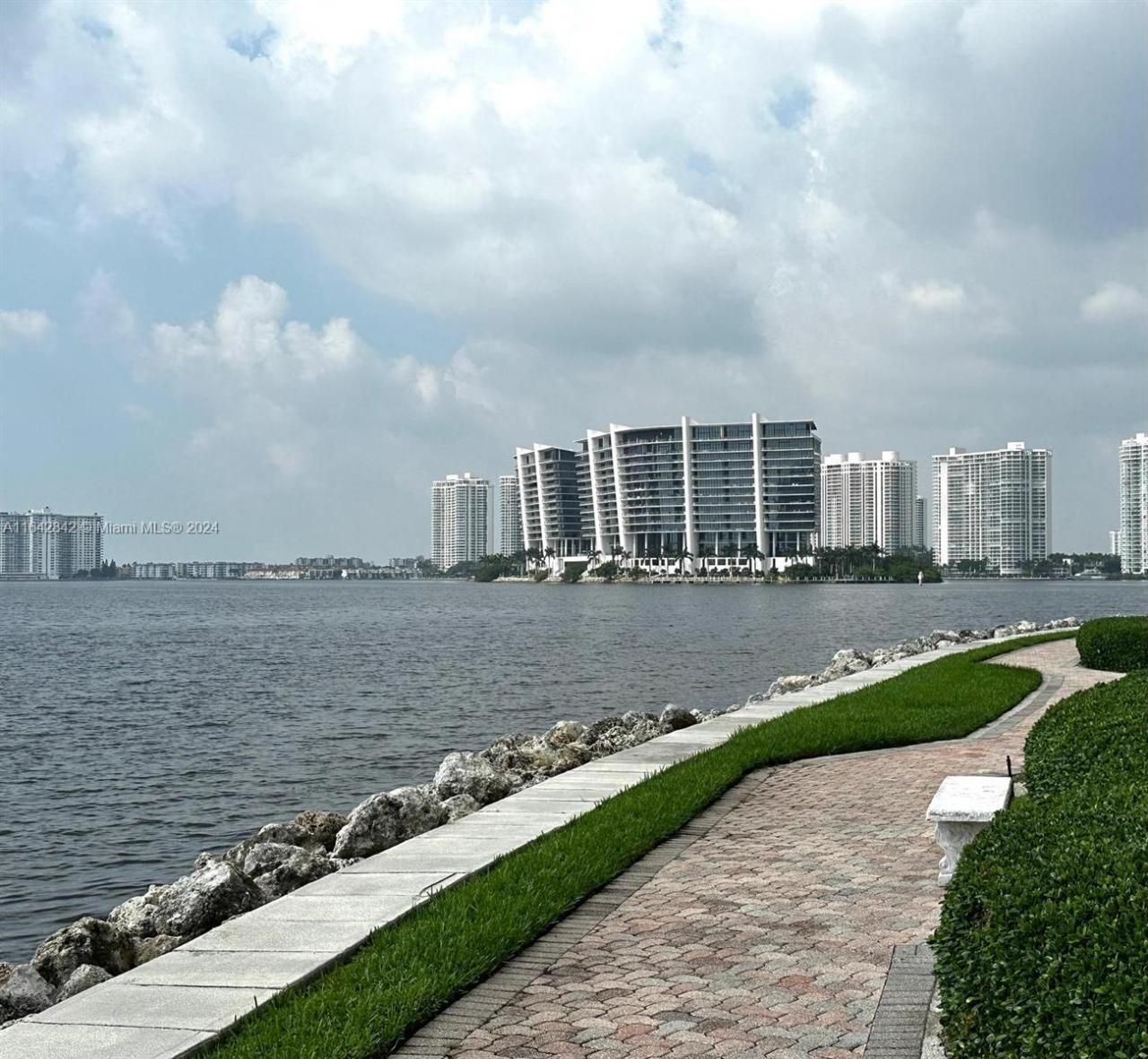 3500 Mystic Pointe Dr, Unit 1801, Aventura, FL 33180 Photo