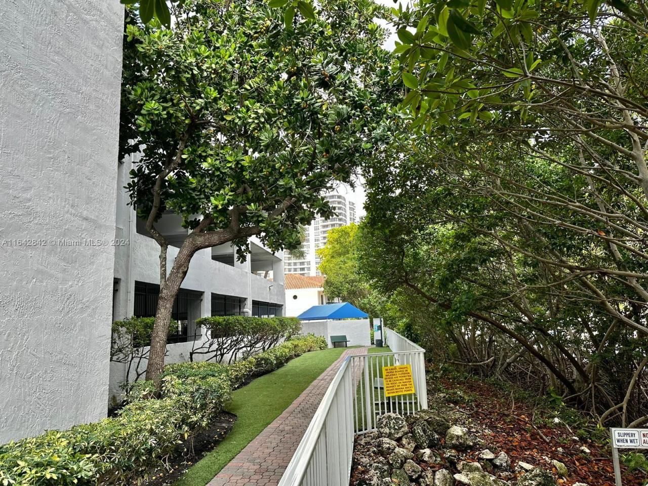 3500 Mystic Pointe Dr, Unit 1801, Aventura, FL 33180 Photo