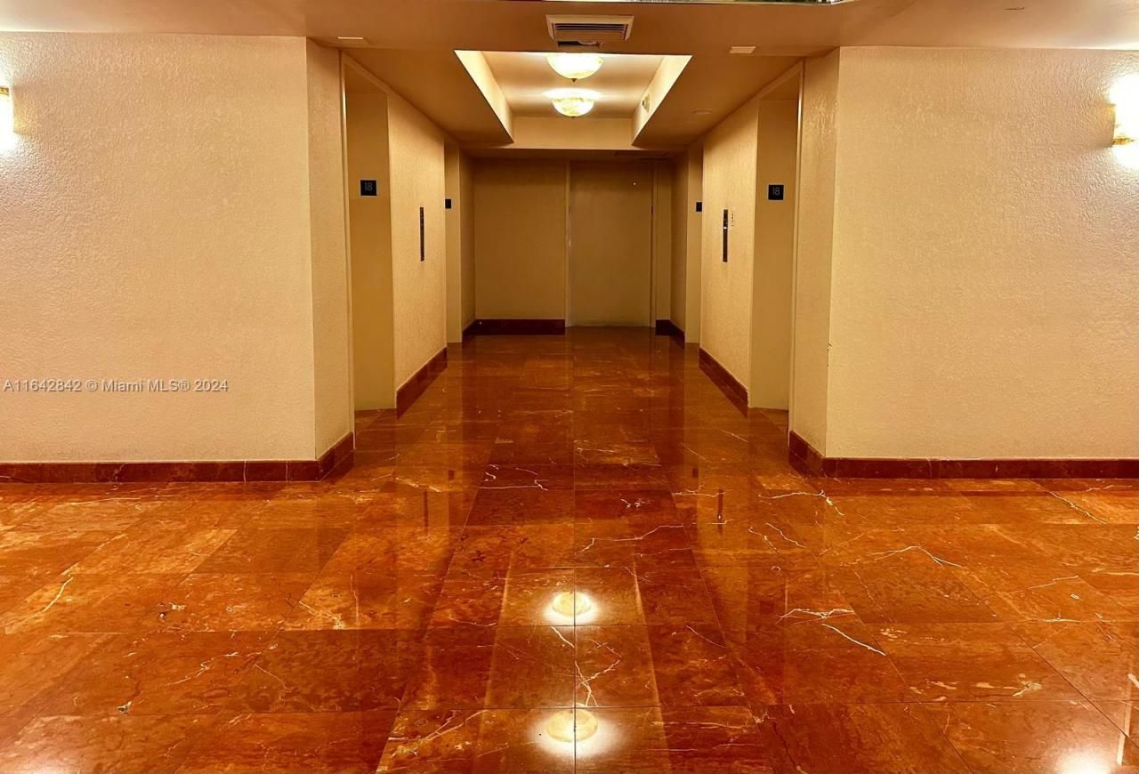 3500 Mystic Pointe Dr, Unit 1801, Aventura, FL 33180 Photo