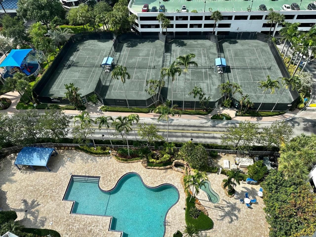 3500 Mystic Pointe Dr, Unit 1801, Aventura, FL 33180 Photo