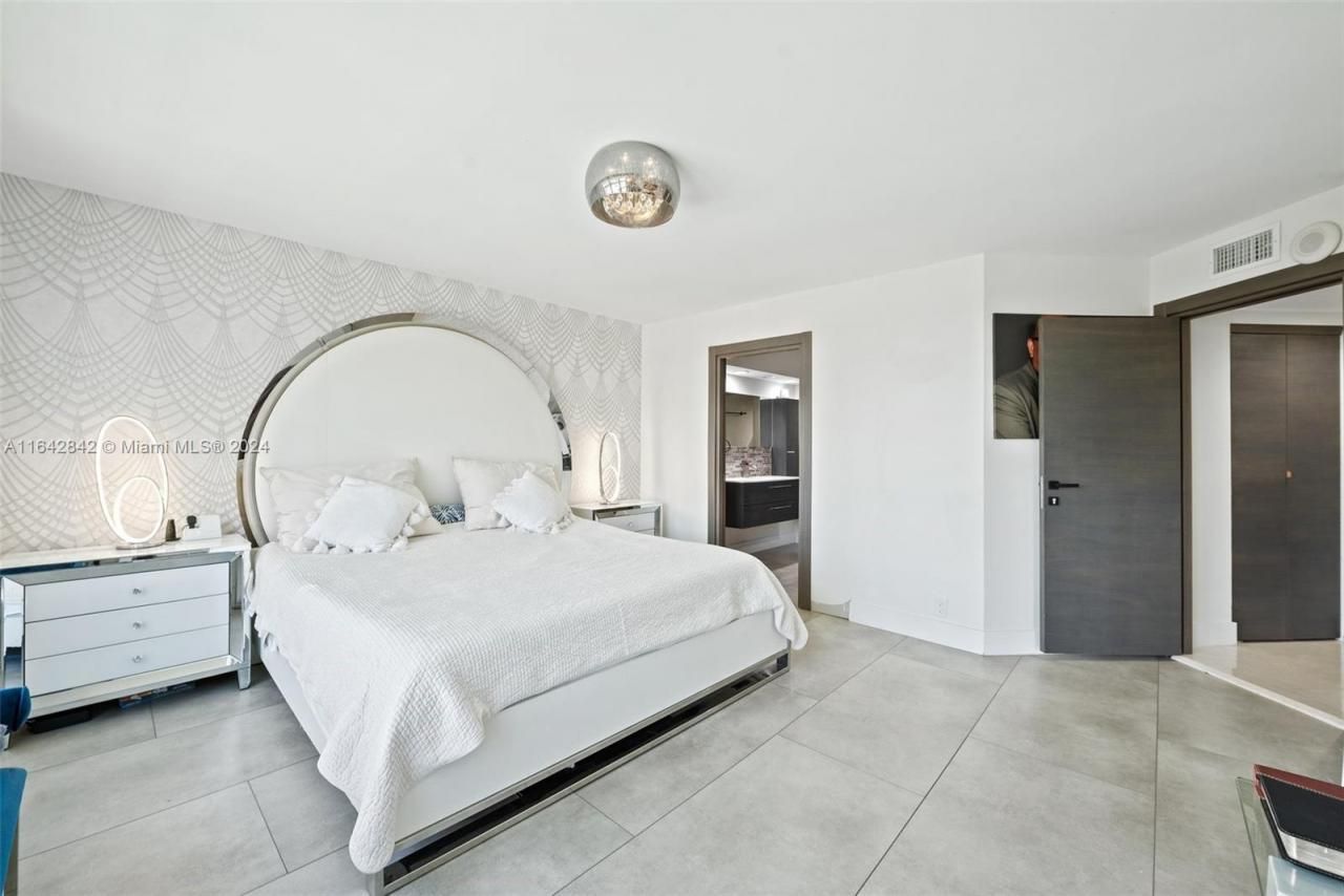 3500 Mystic Pointe Dr, Unit 1801, Aventura, FL 33180 Photo