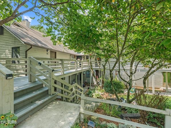 169 Moytoy Rd, Crab Orchard, TN 37723