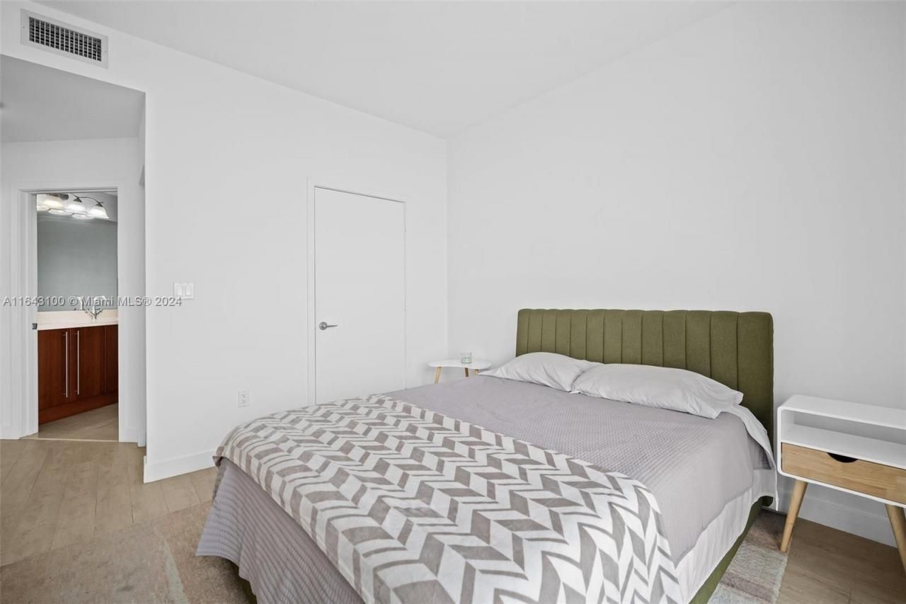 1111 SW 1st Ave, Unit 3425-N, Miami, FL 33130 Photo