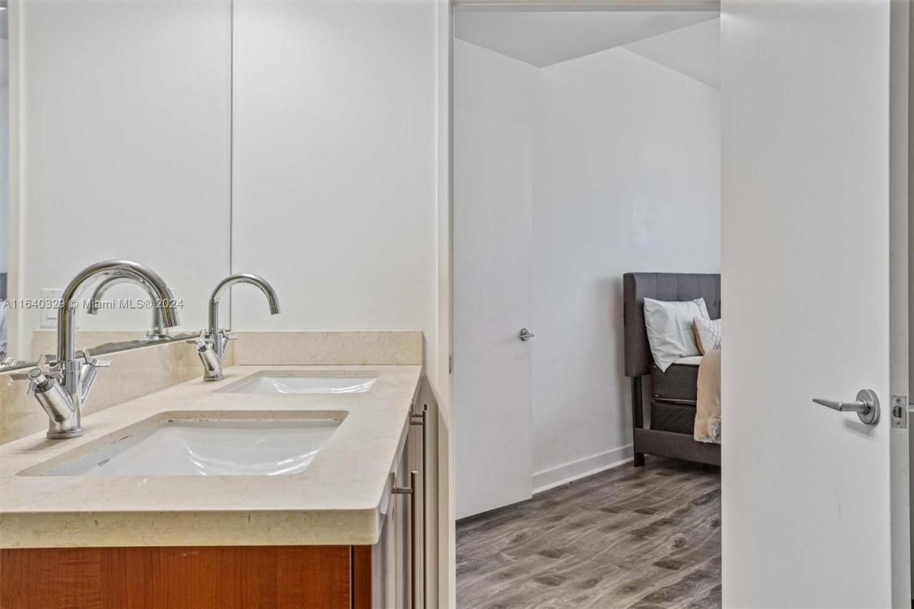 1111 SW 1st Ave, Unit 3014-N, Miami, FL 33130 Photo