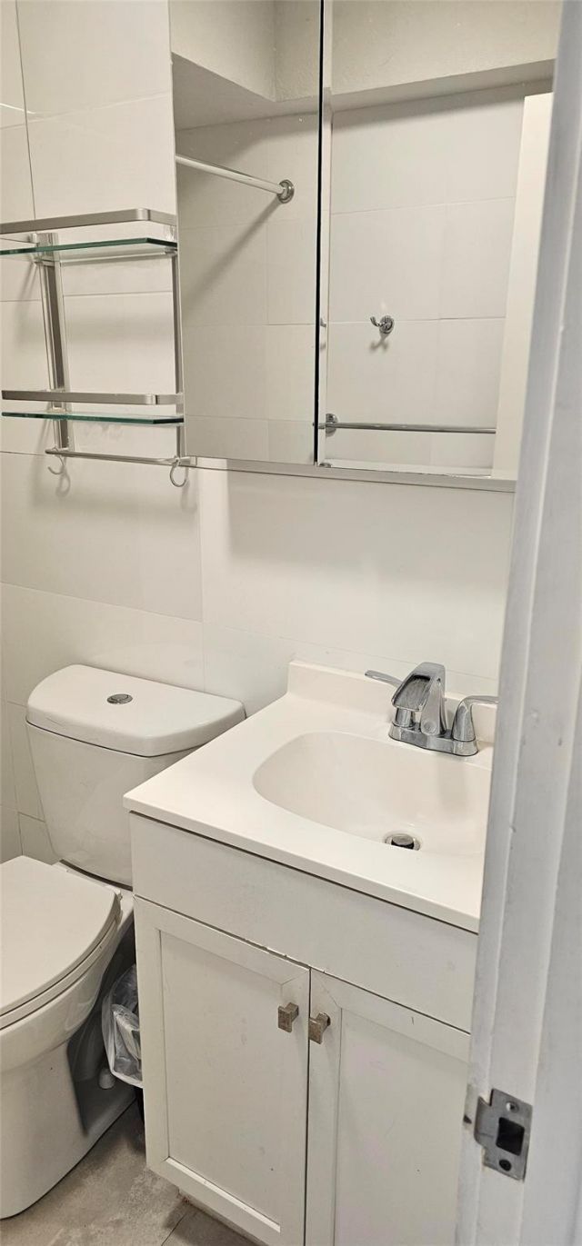 54 Isle Of Venice Drive, Unit 3, Fort Lauderdale, FL 33301 Photo