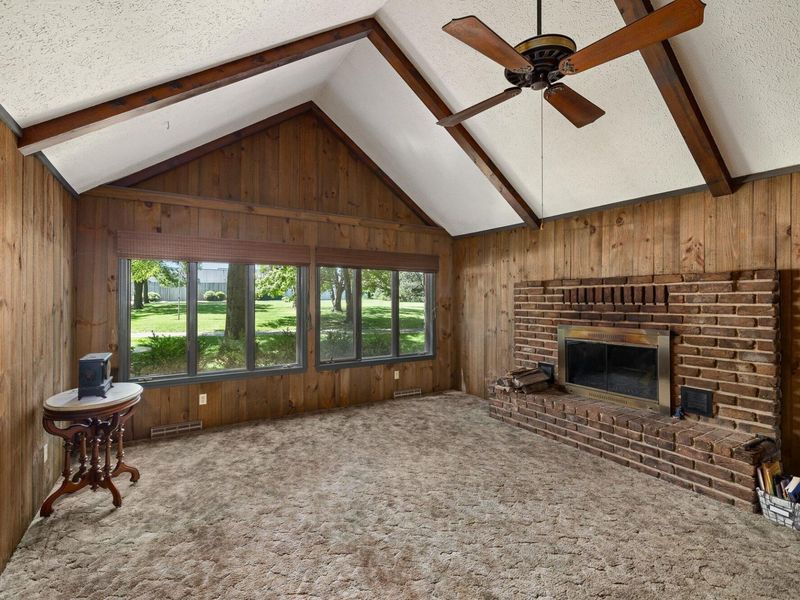 1980 Walker Lake Road, Ontario, OH 44906 Photo 2